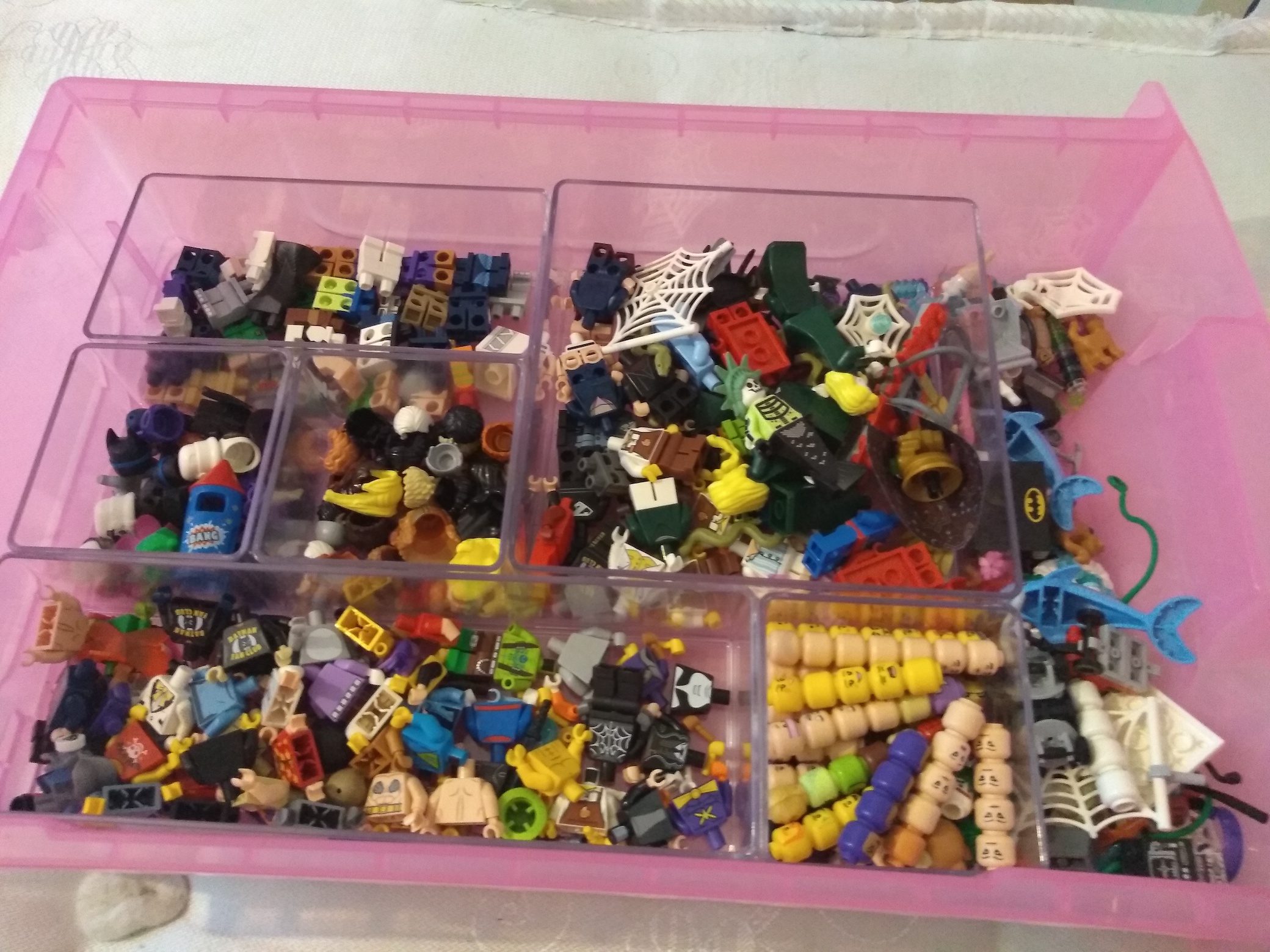 LEGO-MINIFIGURES SERIES CITY MIX OF ACCESSORIES FOR MINIFIGURES PARTS